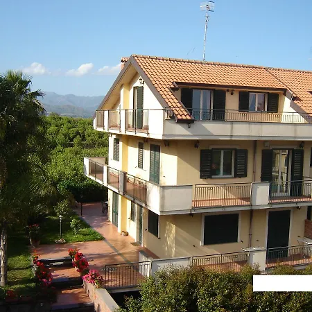 Oda ve Kahvaltı San Leonardo Mascali