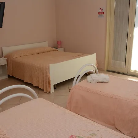 San Leonardo לינה וארוחת בוקר 3*